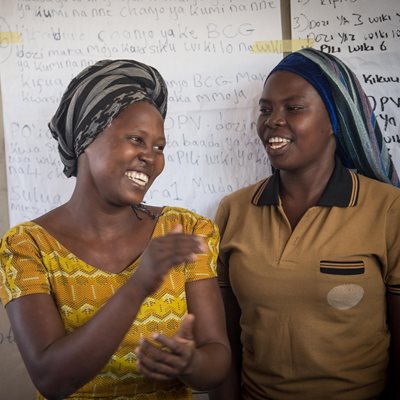 Jenter på livsmestringskurset Sjef i eget liv - Bonga i Uganda (3408x3586)